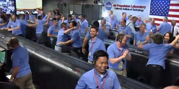 Explosion de joie à 7h32 (heure de Paris) à la NASA