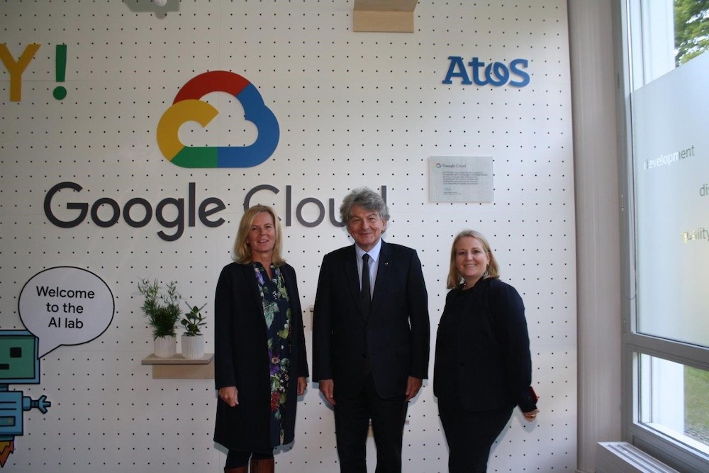 De gauche à droite : Annette Maier, Directrice Générale de Google Cloud DACH, Thierry Breton, Président-Directeur Général d’Atos et Ursula Morgenstern, directrice générale d’Atos en Allemagne