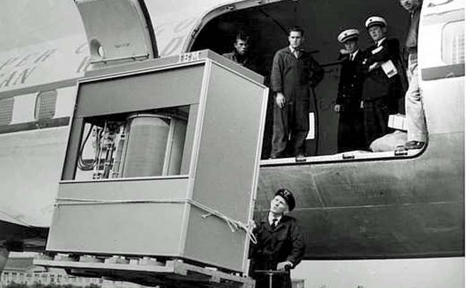Une livraison dans les années 50 de l'IBM RAMAC