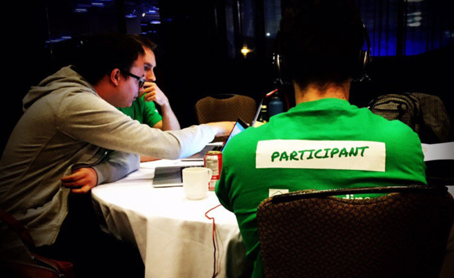 L'équipe Social Angel a codé 48 heures non stop, y compris durant la nuit. L'équipe Social Angel a codé 48 heures non stop, y compris durant la nuit.