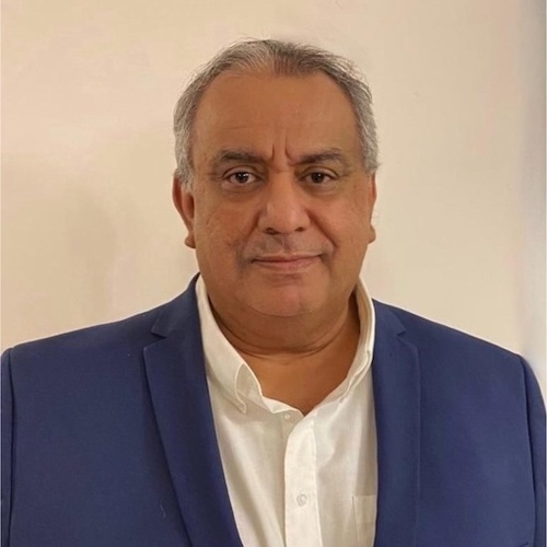 Errol Rodericks, EMEA & LATAM Product & Solutions Marketing Director chez Denodo Errol Rodericks, EMEA & LATAM Product & Solutions Marketing Director chez Denodo